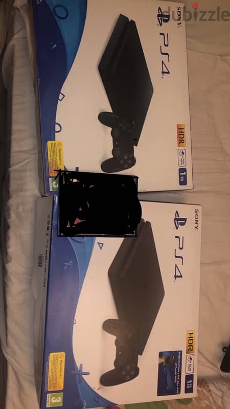 جهازين ps4 slim 1tb used like new 1