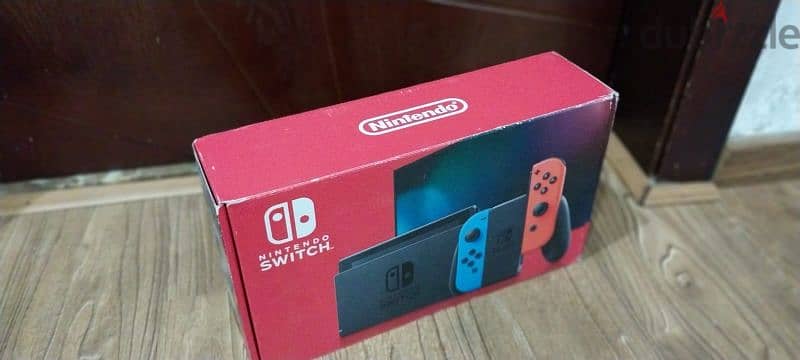 Nintendo Switch Used in perfect condition with Accessories 4