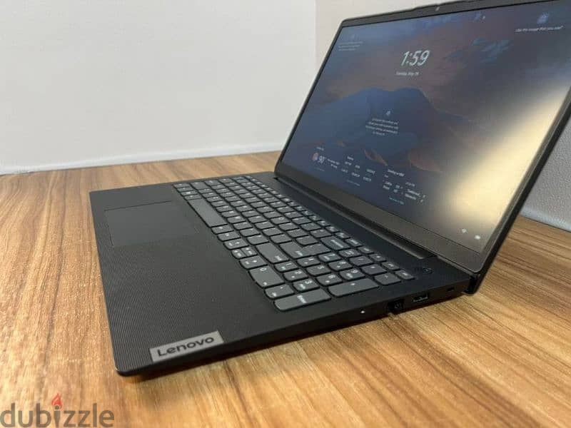 لاب توب Lenovo لم يستخدم بكل حاجته الجيل ال 11 هارد 1000 ورامات 4 جيجا 2