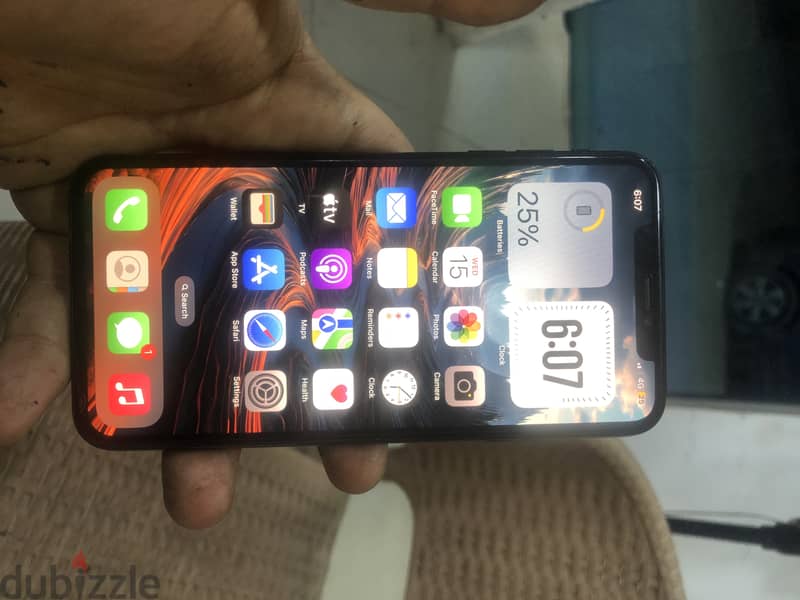 ايفون Xs Max مساحه 64 4