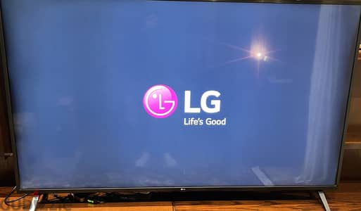 شاشة lg 65 بوصه للبيع