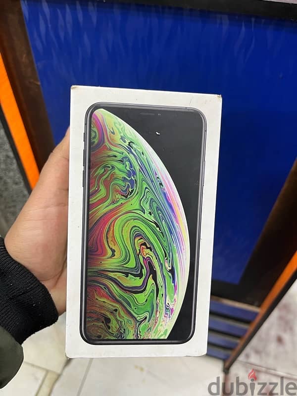 ايفون xs max 4