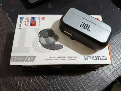 air pods JBL جديده فتح جمرك فقط واستعمال يومين وارد فنلندا