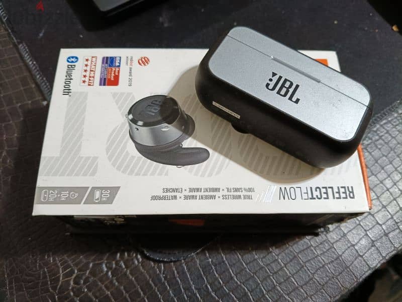 air pods JBL جديده فتح جمرك فقط واستعمال يومين وارد فنلندا 0