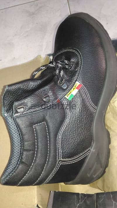 حذاء سفتي جديد. . . . safety shoes