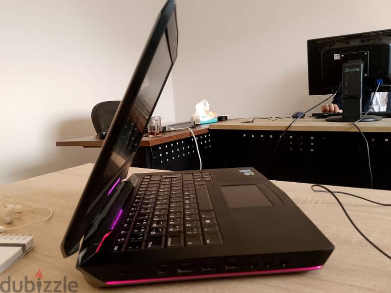 Dell Alienware حالة الجديد 3