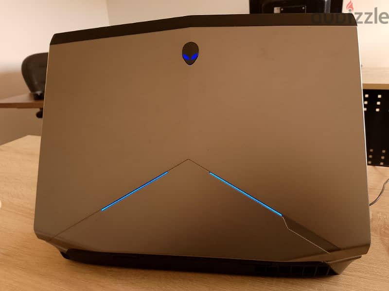 Dell Alienware حالة الجديد 4