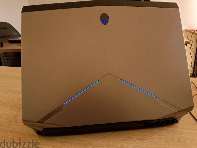 Dell Alienware حالة الجديد 5