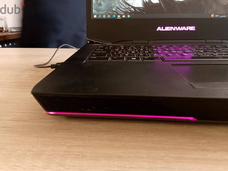 Dell Alienware حالة الجديد 9