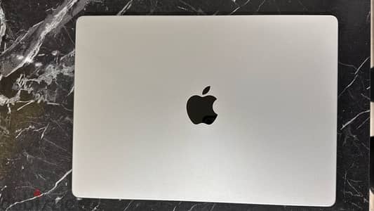 Macbook Pro M2 Max 14 inch with all contents