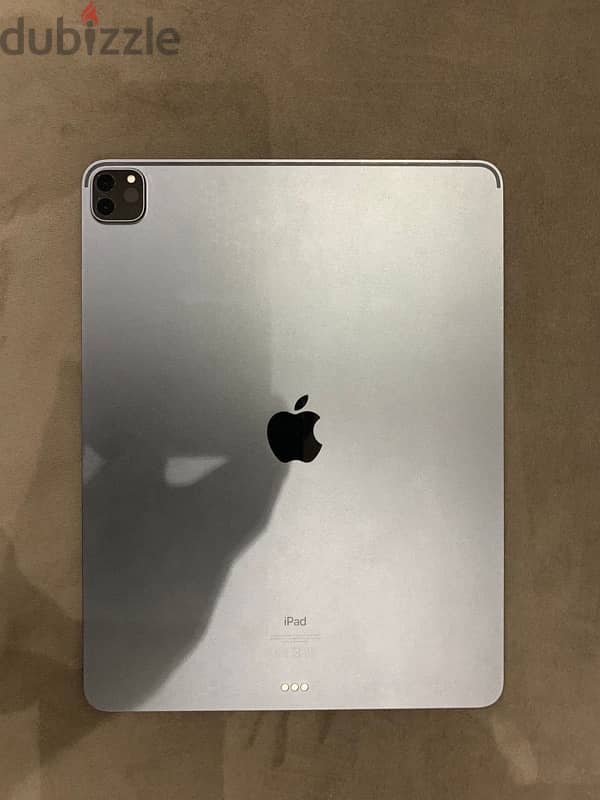 iPad pro 12.9  4th generation 256g 1