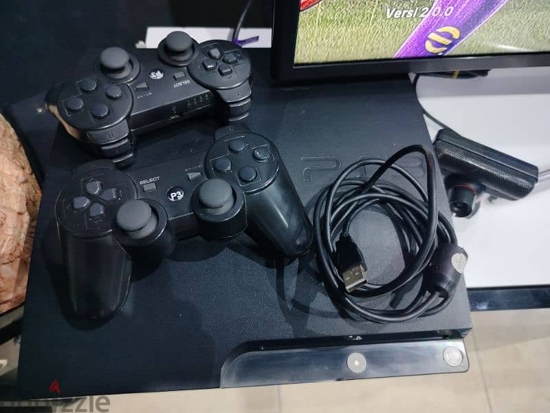 Playstation 3 slim للبيع بحالة ممتازة جدا 3