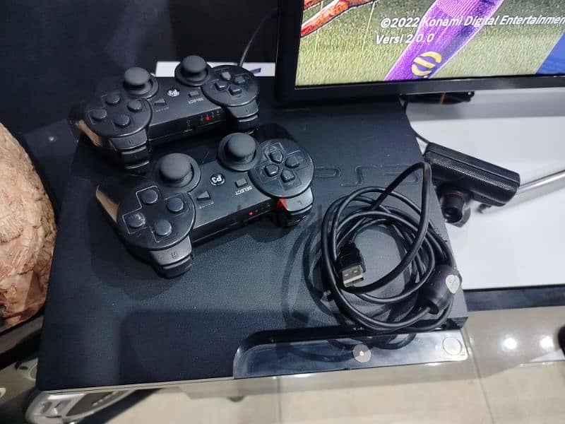 Playstation 3 slim للبيع بحالة ممتازة جدا 4