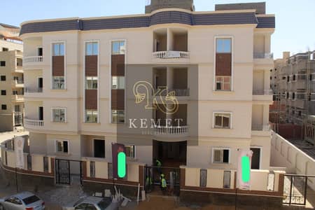 Apartment for sale ready to move  In installments, 178 m, one minute to Al-Ahly Club, corner building in Beit Al-Watan, Fifth Settlement.