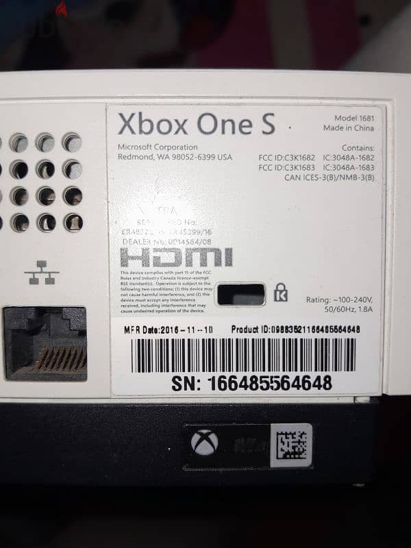 Xbox one s 500gb no controllers بالعلبه 4