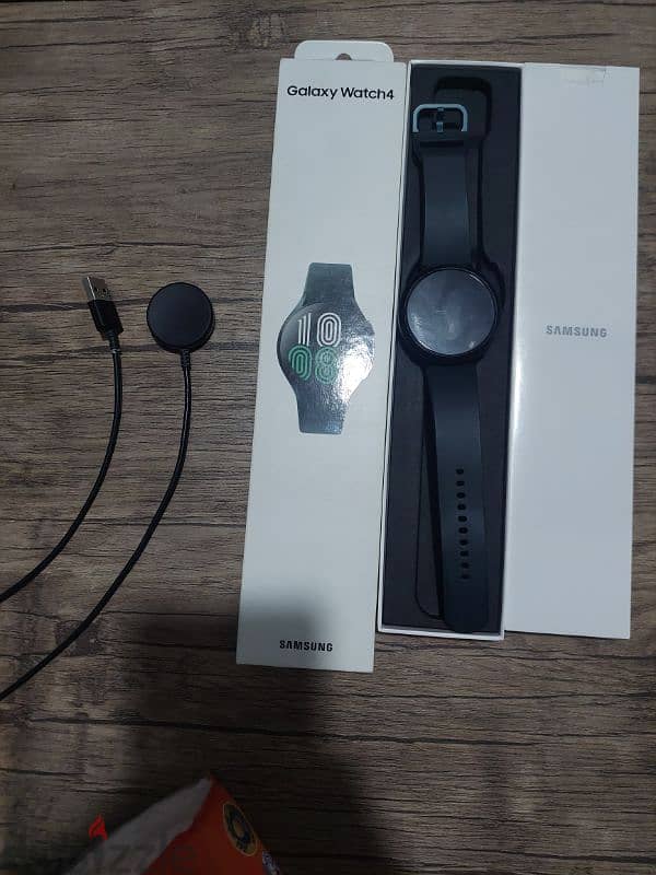 samsung smart watch 4 44mm with ringke cover and screen 7