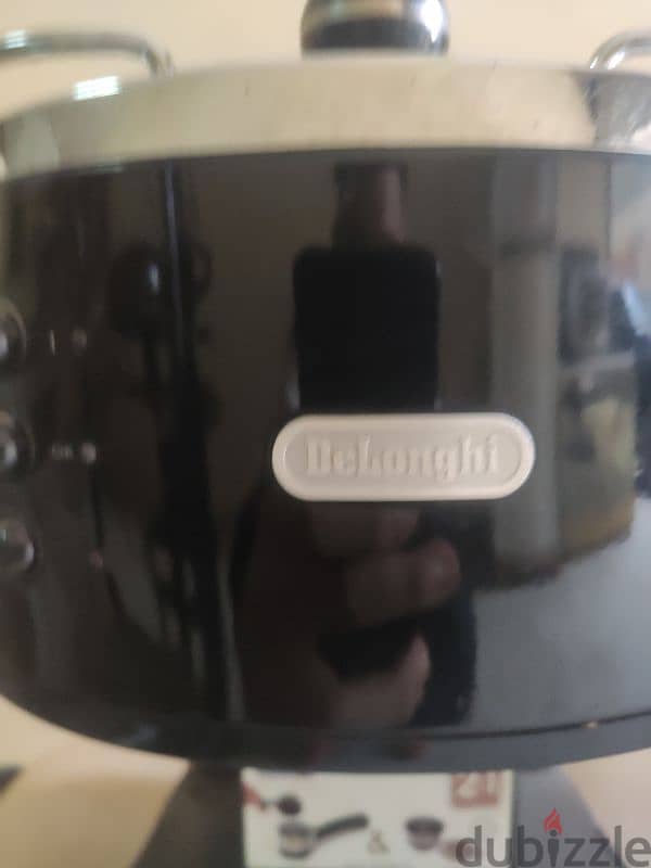 ماكينه قهوه delonghi ممتازه جدا وبحالة ممتازه جدا 1