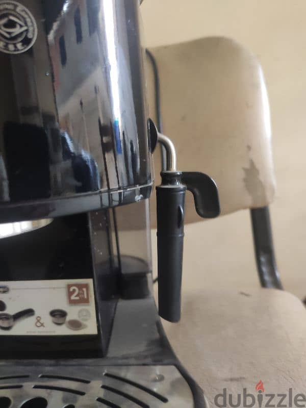 ماكينه قهوه delonghi ممتازه جدا وبحالة ممتازه جدا 3