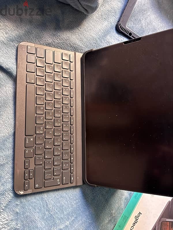 Logitech Slim Folio Pro 4