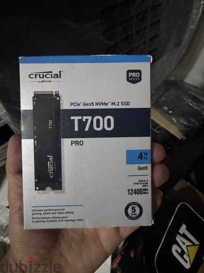 Crucial T700 4TB Gen5 NVMe M. 2 SSD - Up to 12,400 MB/s