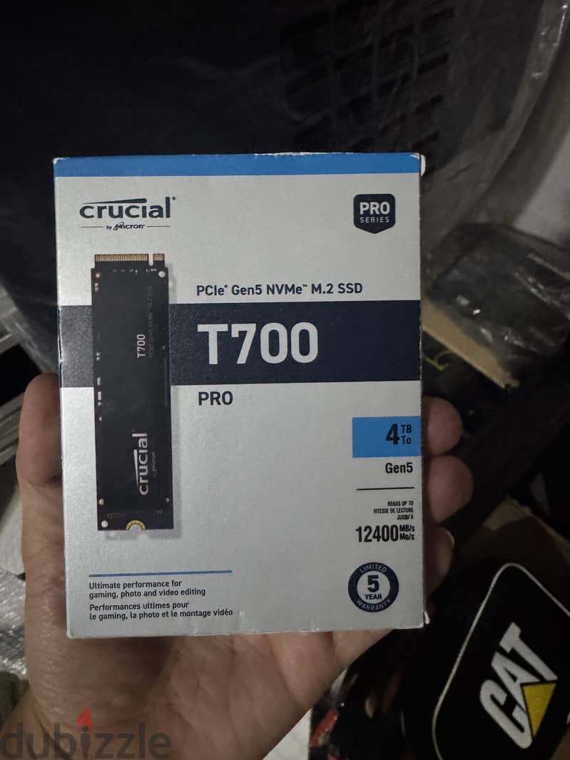 Crucial T700 4TB Gen5 NVMe M. 2 SSD - Up to 12,400 MB/s 1