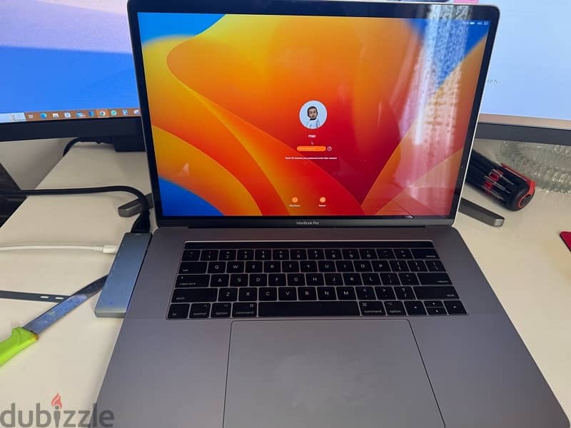 MacBook Pro 2017 (A1707) Core-i7 15-inch 4