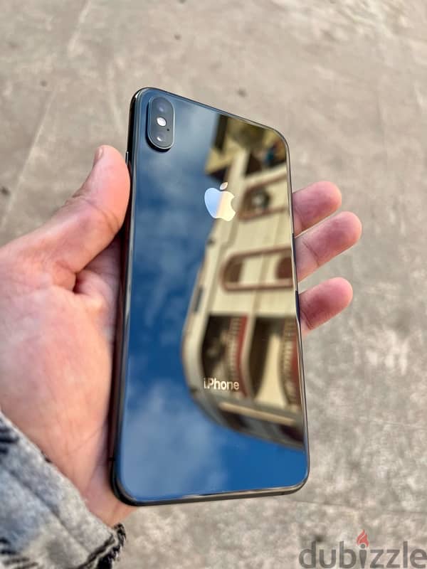 iPhone Xs Max 4