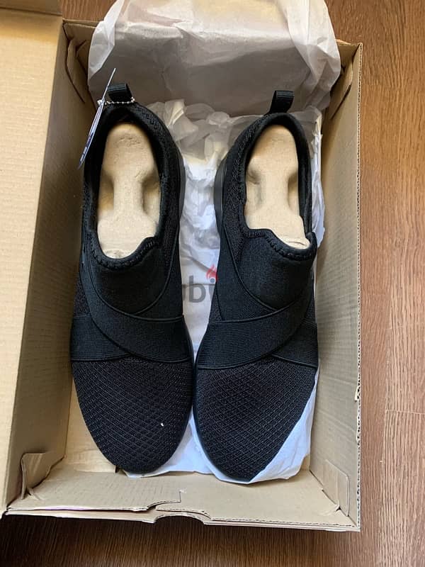 original black sketchers slip on (sketch-air) 3