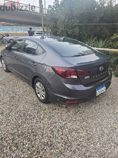 Hyundai Elantra 2019