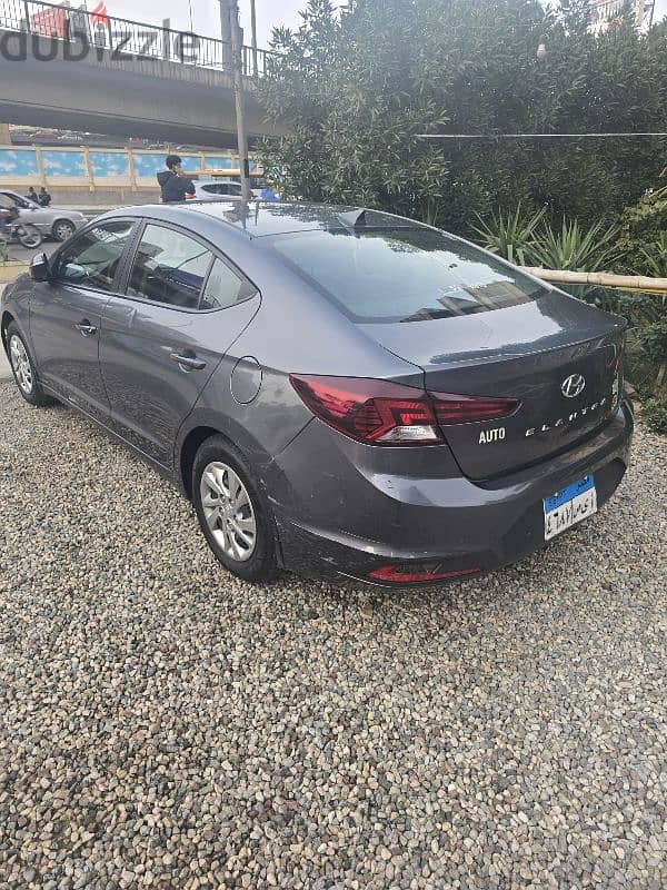 Hyundai Elantra 2019 0