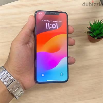 ايفون xs max ٢٥٦ جيجا بالعلبه ومش عليه ضرايب