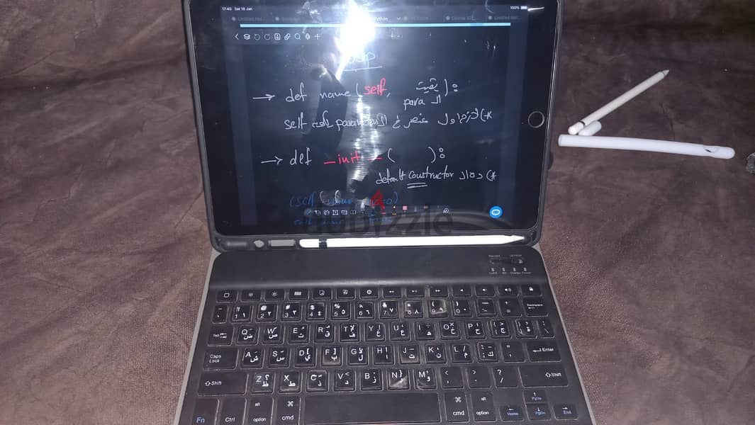 Ipad 9th gen + Apple Pencil + keyboard + covers ايباد الجيل التاسع 0