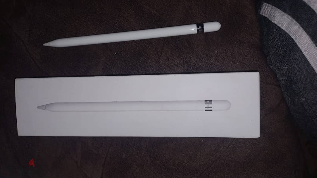 Ipad 9th gen + Apple Pencil + keyboard + covers ايباد الجيل التاسع 6