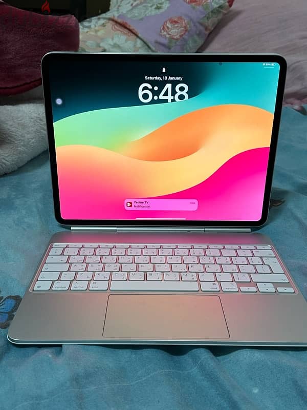 IPad Pro M4 13 inch + Magic Keyboard 0