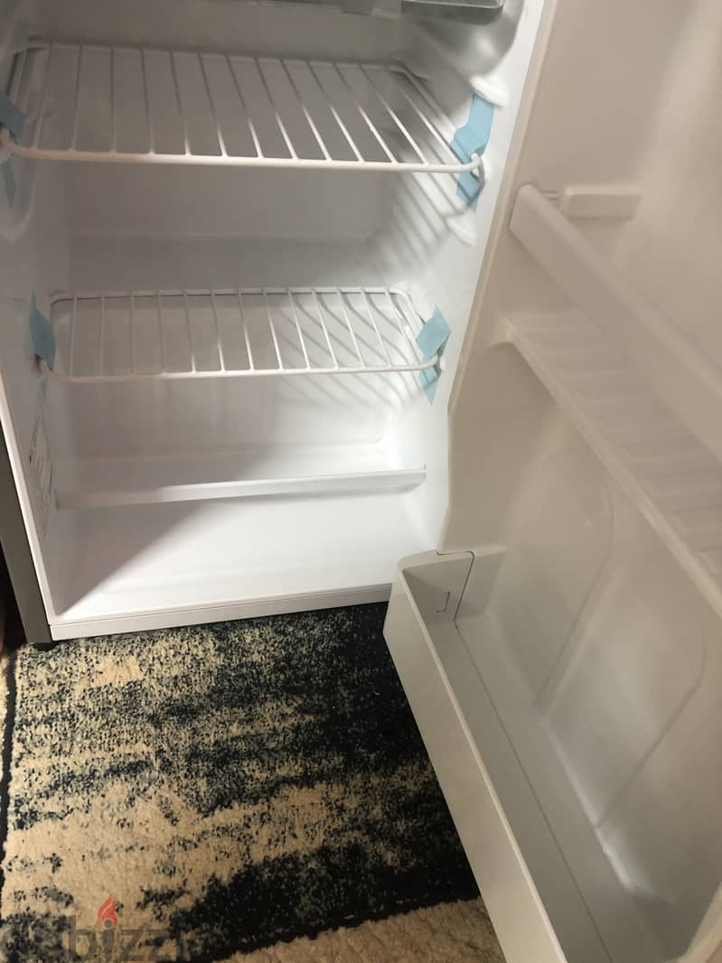 تلاجه ال جي ميني بار - LG Mini Bar 92L Silver GL-131SLQ 4