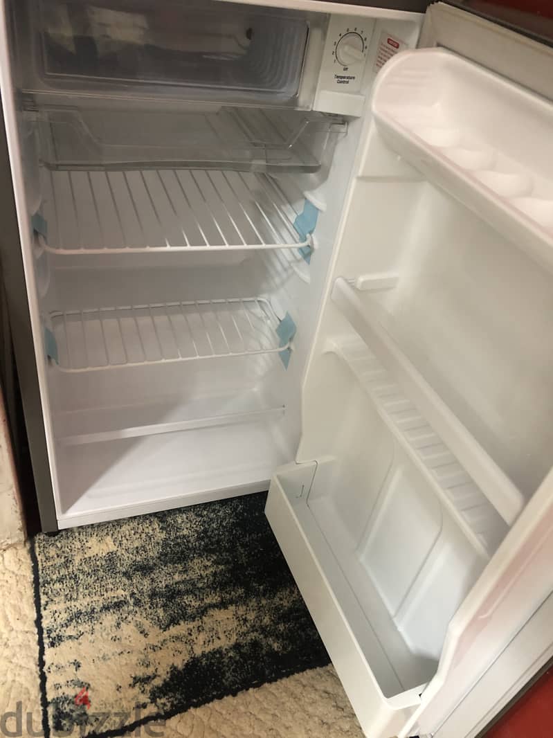 تلاجه ال جي ميني بار - LG Mini Bar 92L Silver GL-131SLQ 5