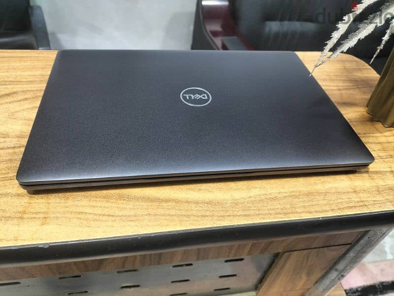 dell 5400 core i5 8th رام 8 وهارد 256 SSD بسعر خرافي حتي نفاذ الكمية 5