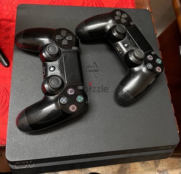 ps4 slim 500G , two controllers 0