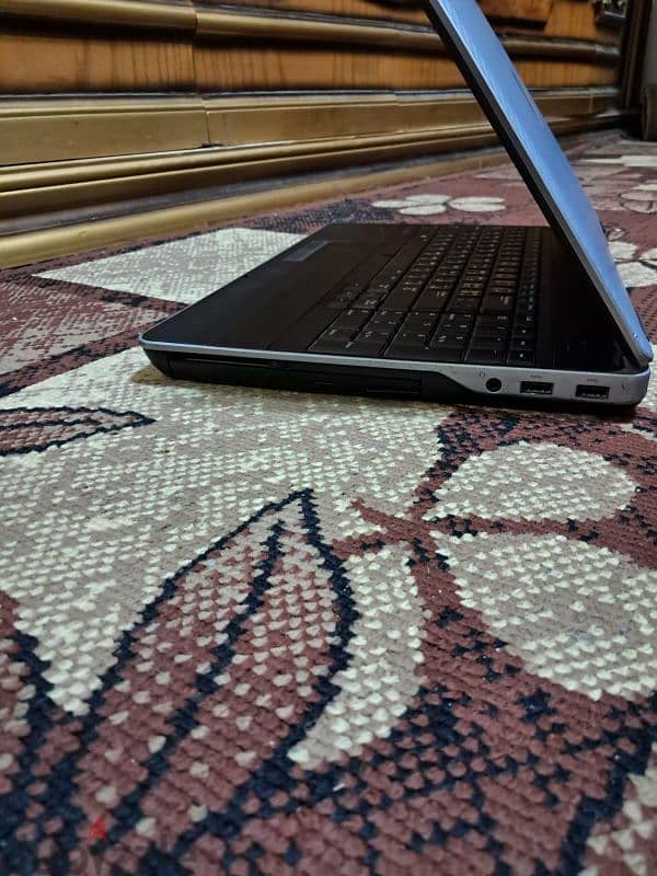 dell precision m2800. قابل للتوصيل 2