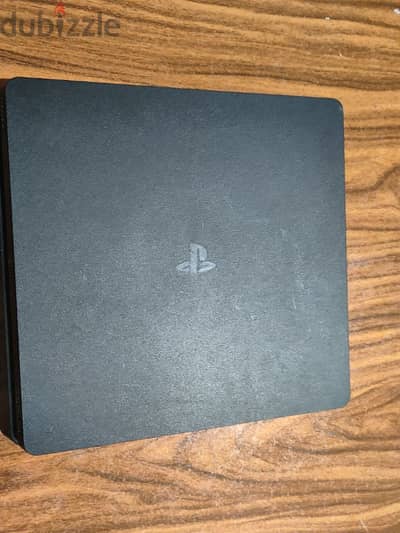 بلايستيشن 4 سليم 1 تيرا ps4 slim 1 tera السعر 8000 قابل للتفاوض