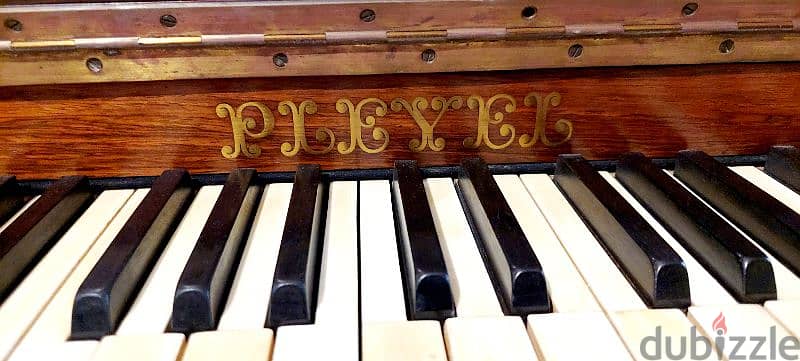 Antique French piano PLEYEL in very good condition. 2