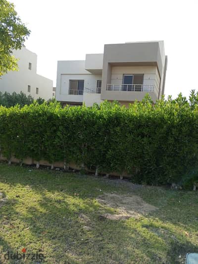 Stand-alone Villa for sale, 350 sqm, 580 sqm, in Grand Heights Compound, prime location, view over the landscape, next to Mountain View and Porto Oct