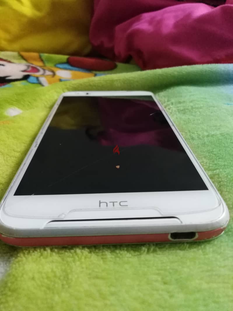 هاتف HTC Desire 830 Dual SIM بحالة ممتازة 5