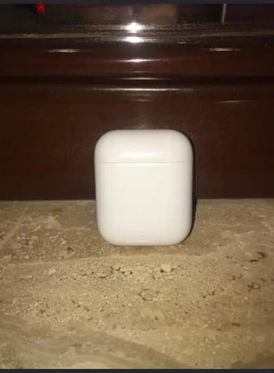 airpods 1st gen case and left earpod only