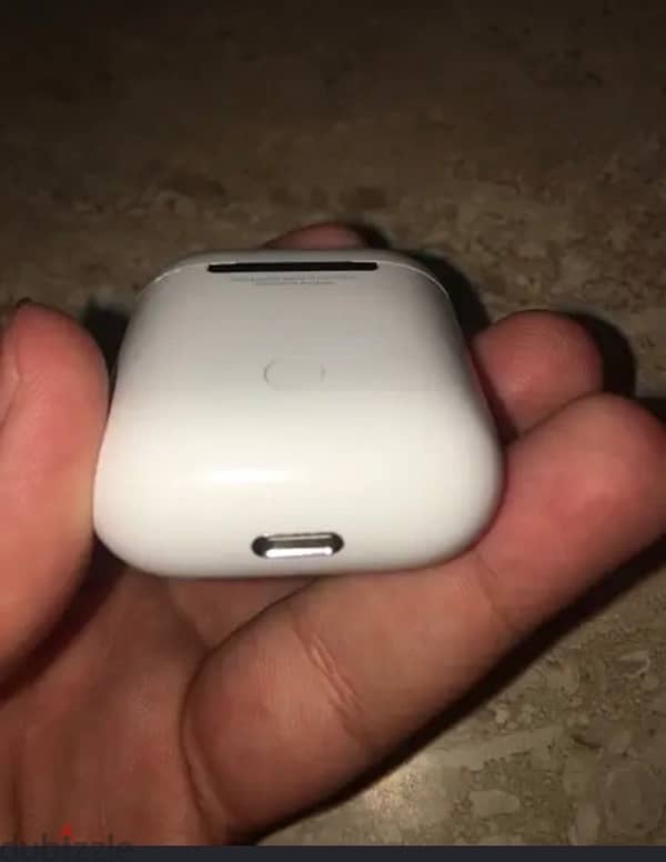 airpods 1st gen case and left earpod only 1