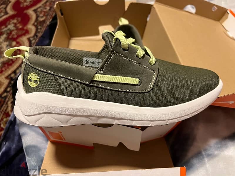 New olive green Tiberland shoes size 40 (7 US) تمبرلاند زيتي جديد ٤٠ 0