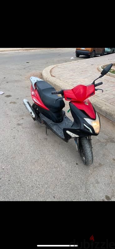 scoter Hawa R8 0