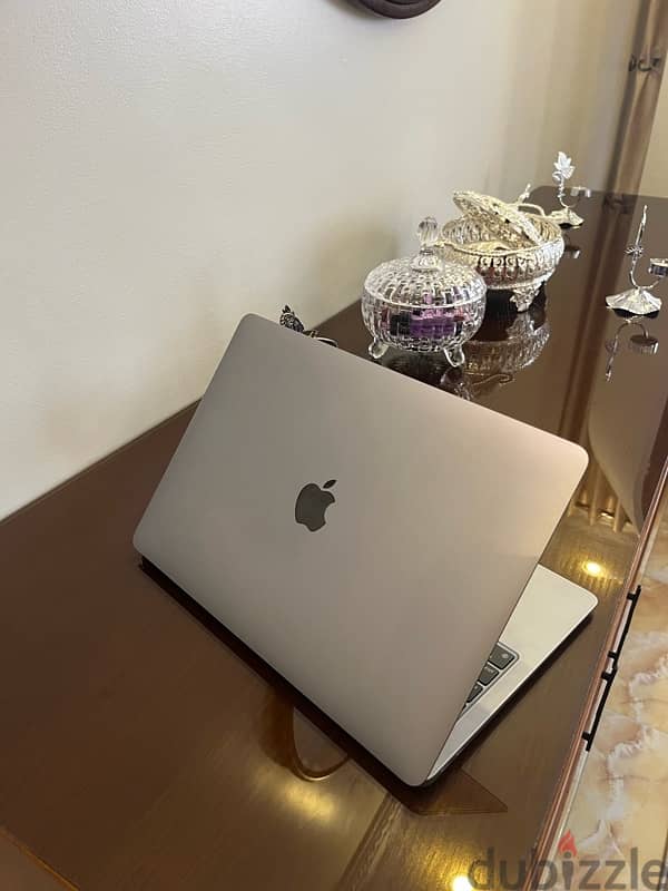 Apple Macbook air M1 2020 ماك بوك اير 3