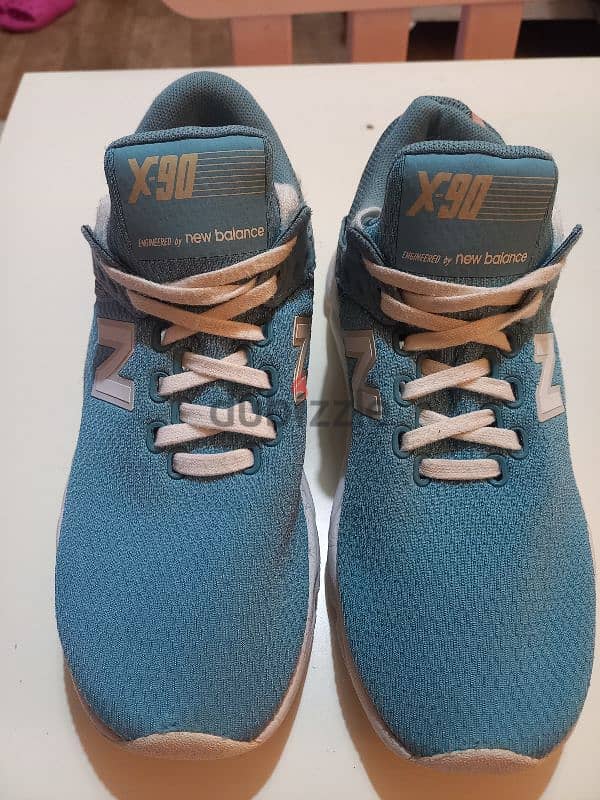 شوز new balance  مستعمل مقاس ٣٦ السعر ٥٠٠ 2