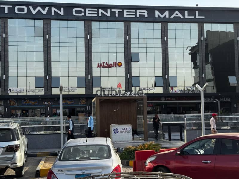 Store Ground Floor Ready to move Town Center Mall 0